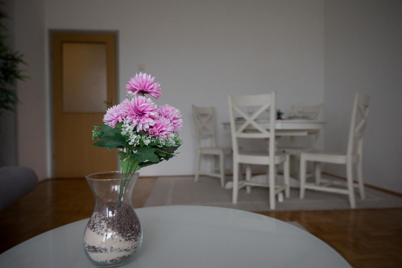 Apartman Ana Apartment Osijek Ngoại thất bức ảnh