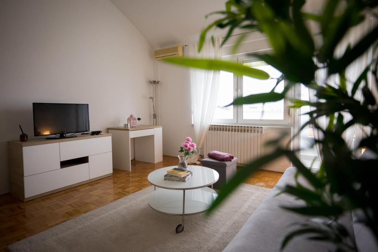 Apartman Ana Apartment Osijek Ngoại thất bức ảnh