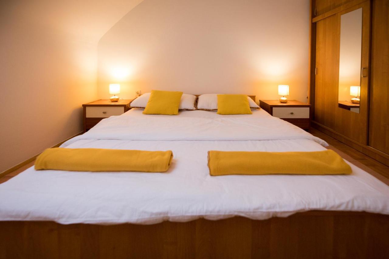 Apartman Ana Apartment Osijek Ngoại thất bức ảnh